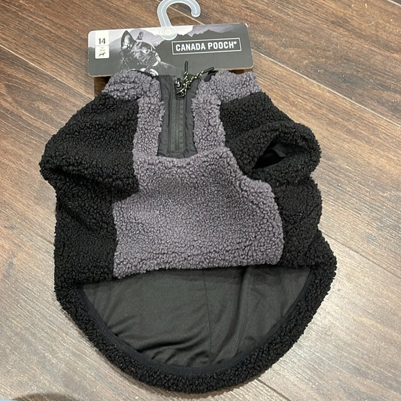 NWT Canada Pooch Cool Factor Dog Hoodie Black Grey Size 14 *Benefits Animals* - Picture 3 of 10